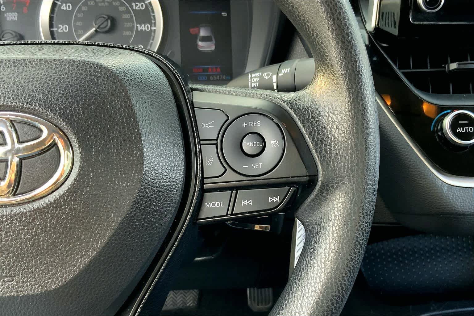 Used 2020 Toyota Corolla LE FWD image 24