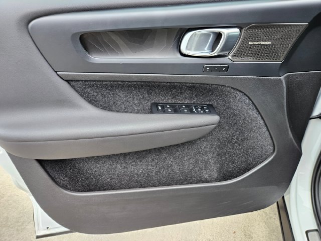 Certified 2023 Volvo C40 P8 Recharge Ultimate w/ Protection Package Premier AWD/4WD image 21