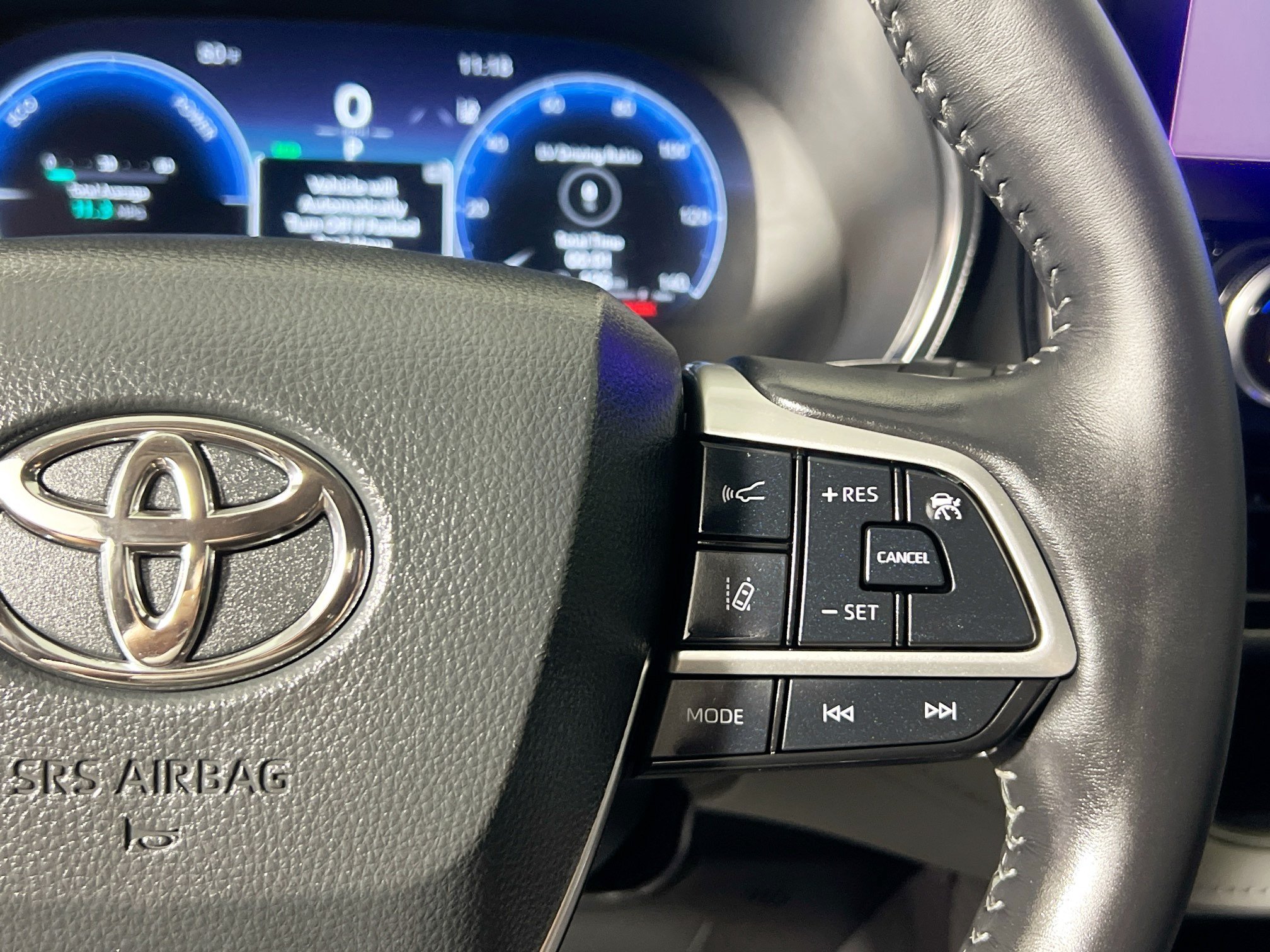 Used 2025 Toyota Highlander Platinum AWD/4WD image 19