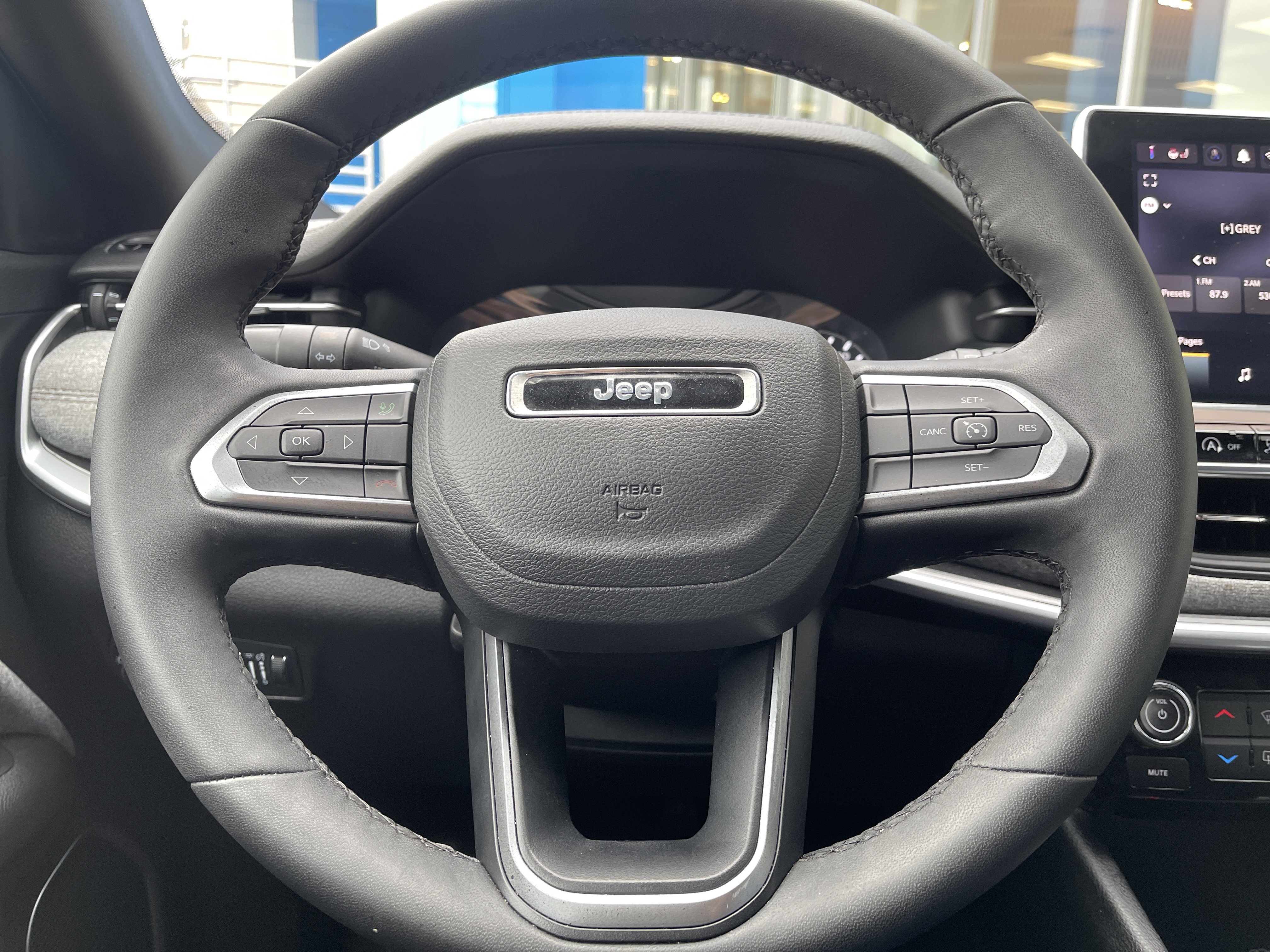 Used 2024 Jeep Compass Latitude image 22