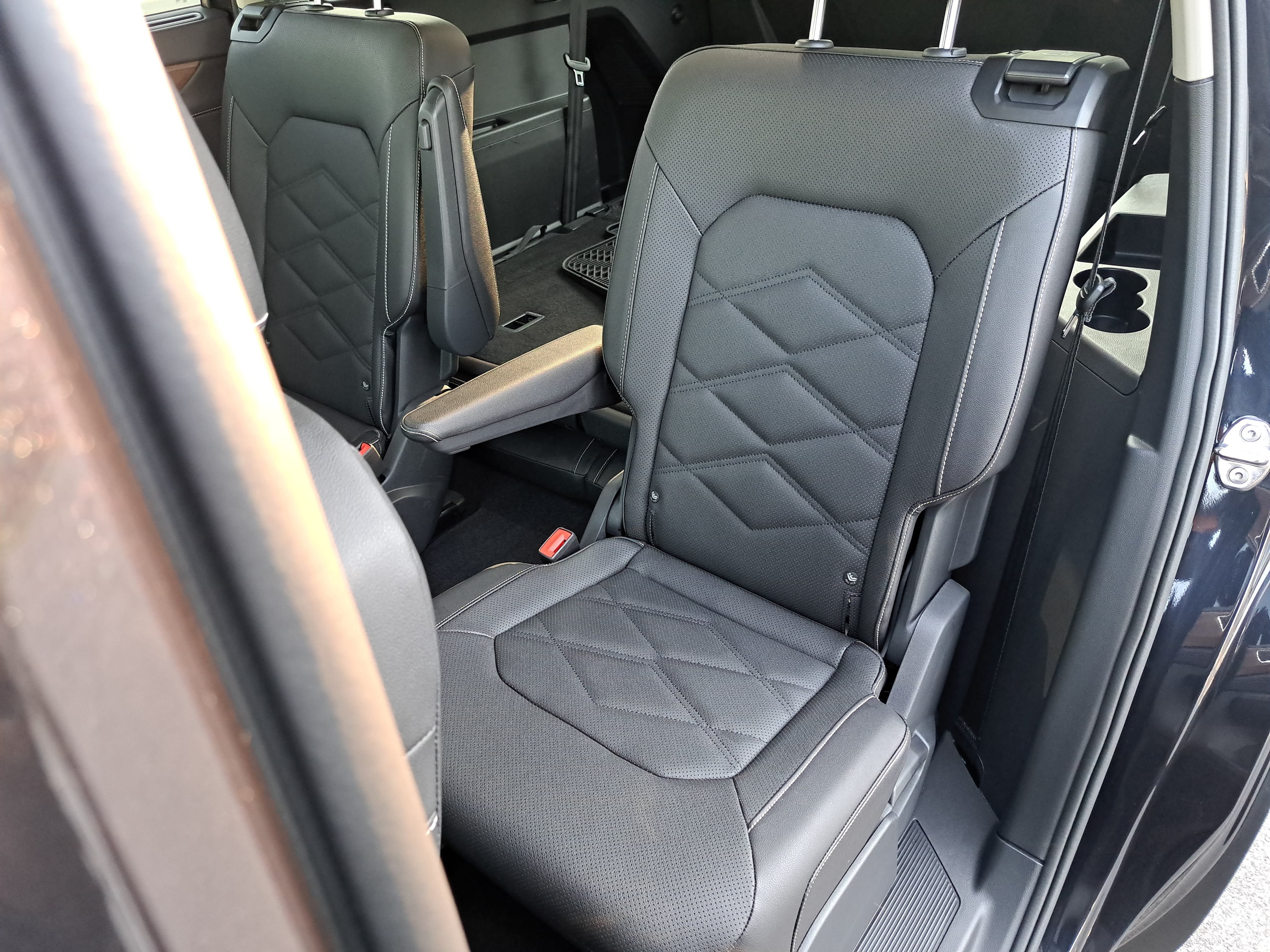 Certified 2026 Volkswagen Atlas SE w/ Panoramic Sunroof Package FWD image 16