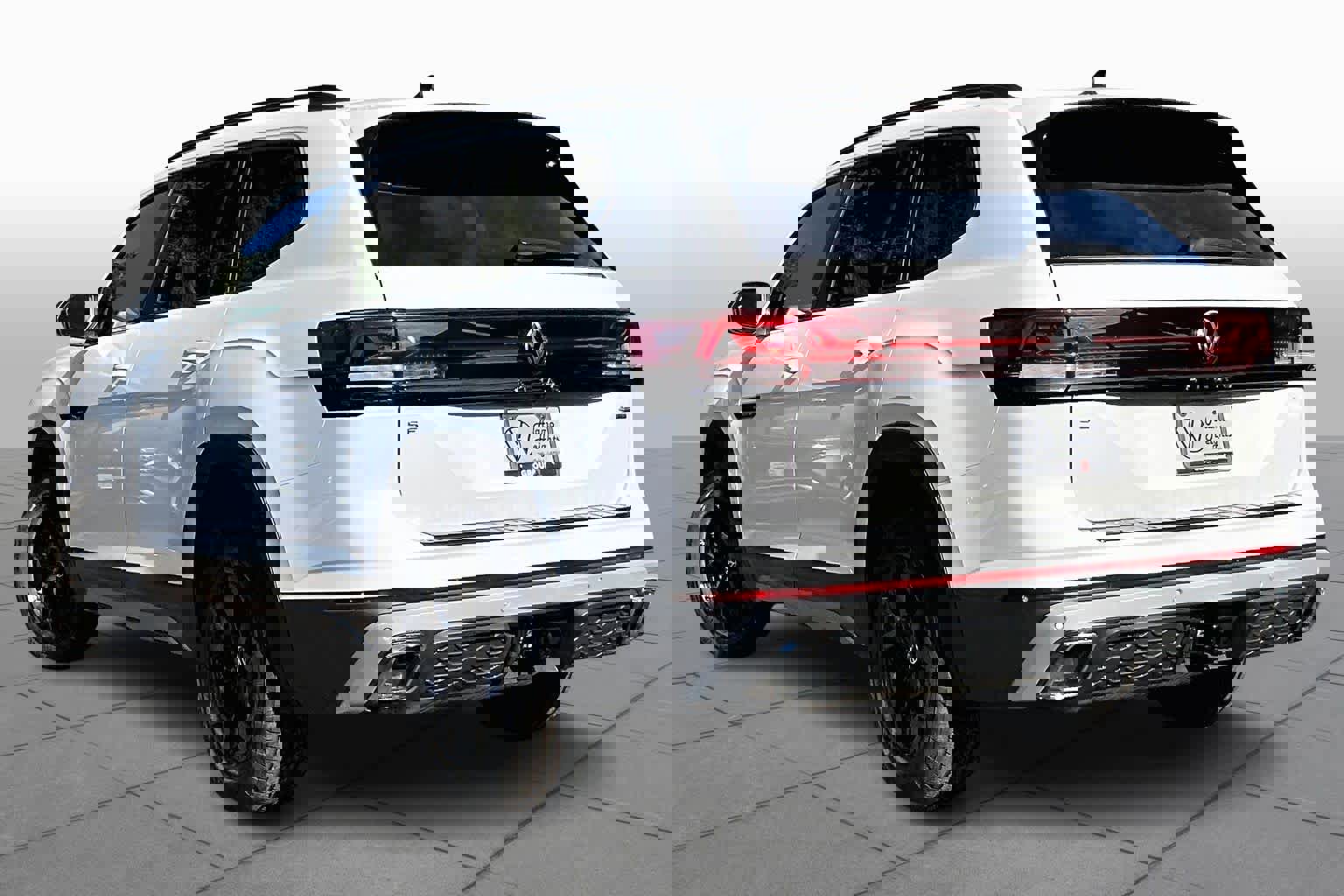 New 2026 Volkswagen Atlas Peak Edition image 12