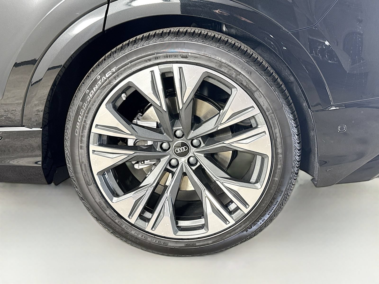 New 2026 Audi Q8 Premium Plus AWD/4WD image 33