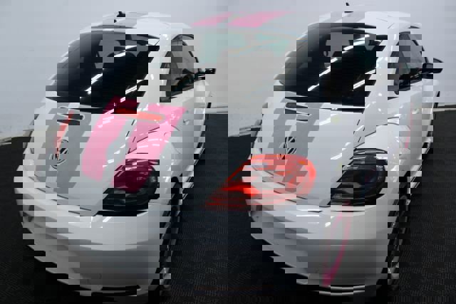 Used 2013 Volkswagen Beetle 2.5 image 8