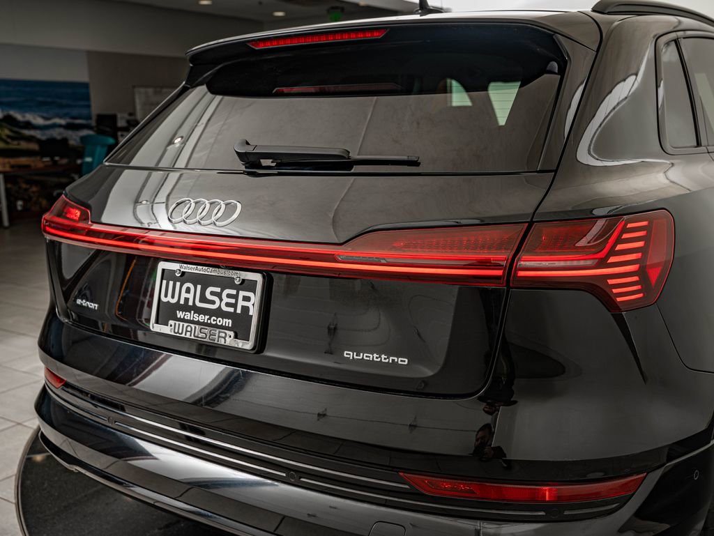 Used 2021 Audi e-tron Premium w/ Convenience Plus Package AWD/4WD image 15