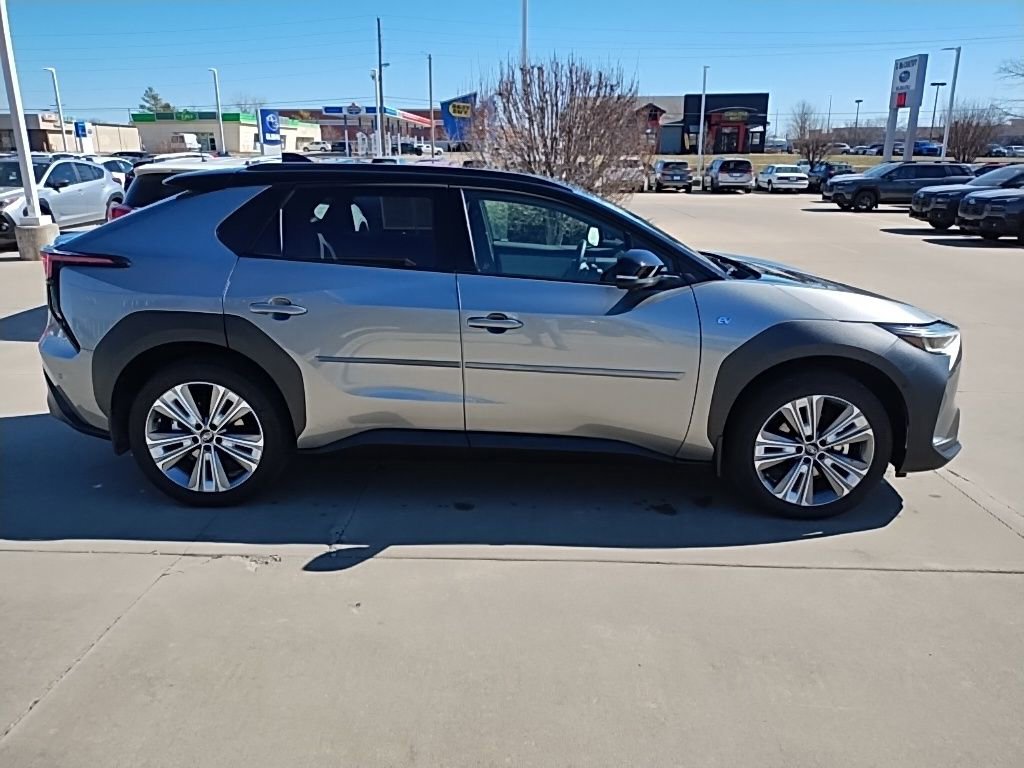 Used 2023 Subaru Solterra Touring image 6