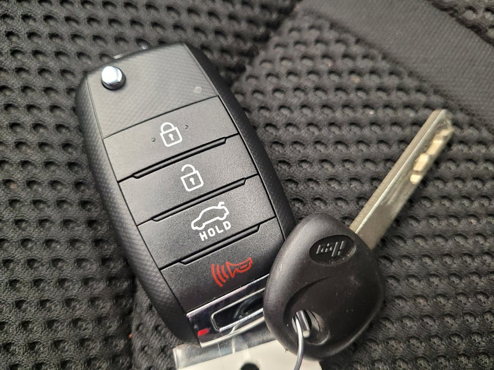 Used 2020 Kia Optima LX FWD image 32
