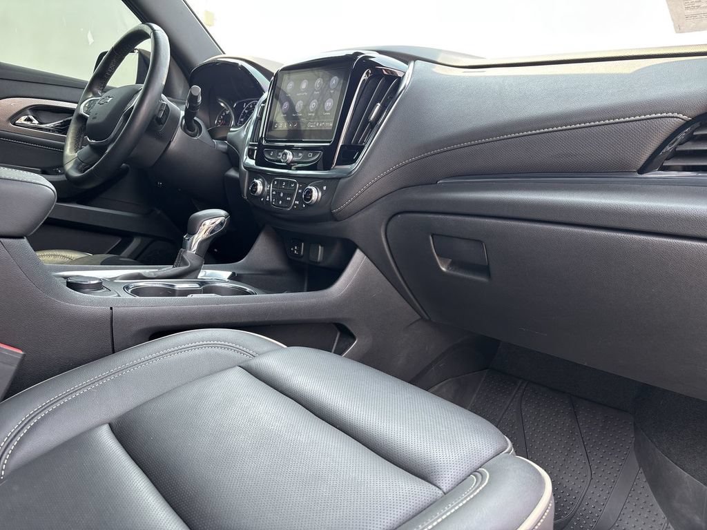Certified 2023 Chevrolet Traverse Premier w/ Redline Edition AWD/4WD image 34