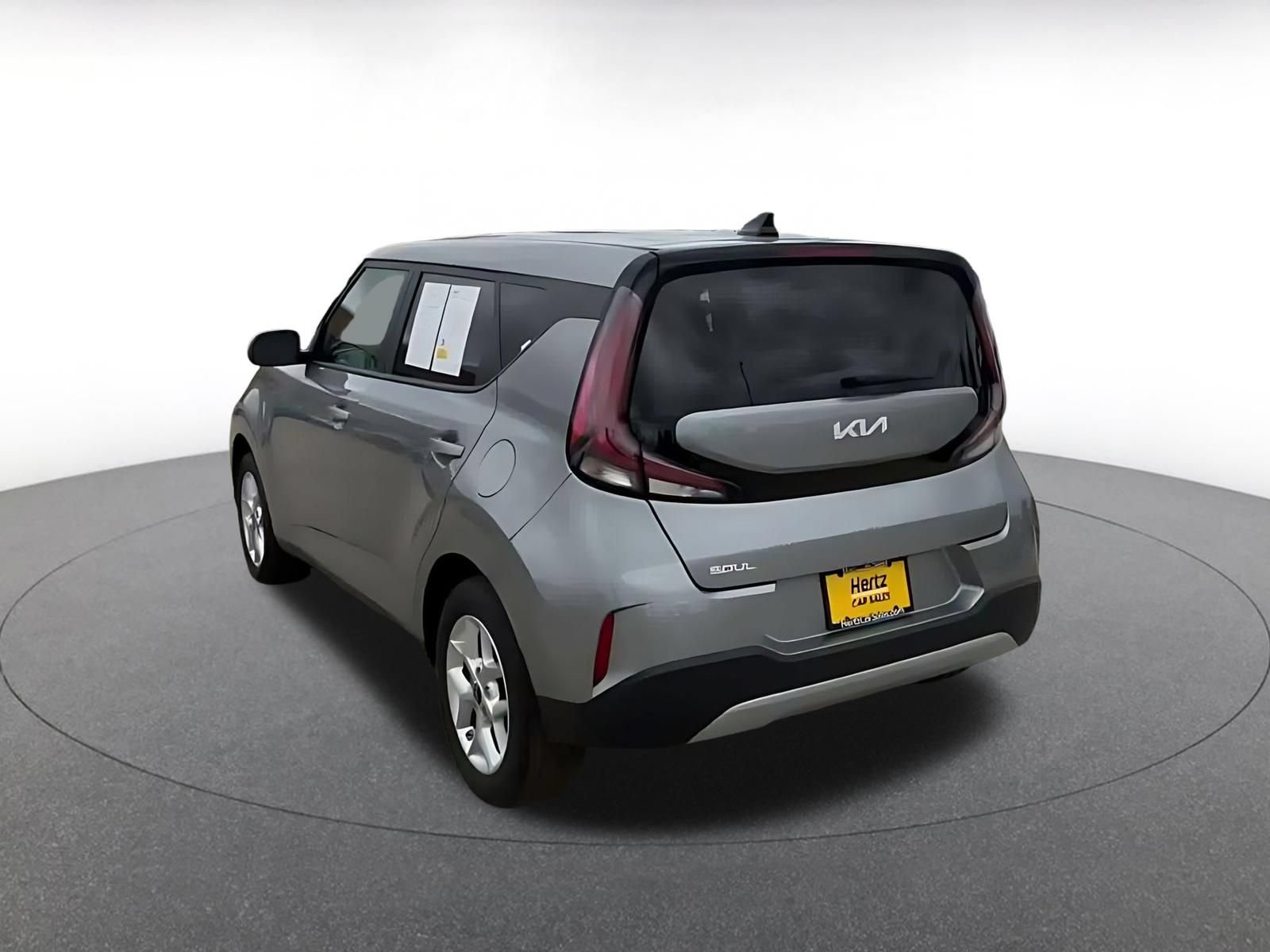 Used 2025 Kia Soul LX w/ LX Technology Package FWD image 10