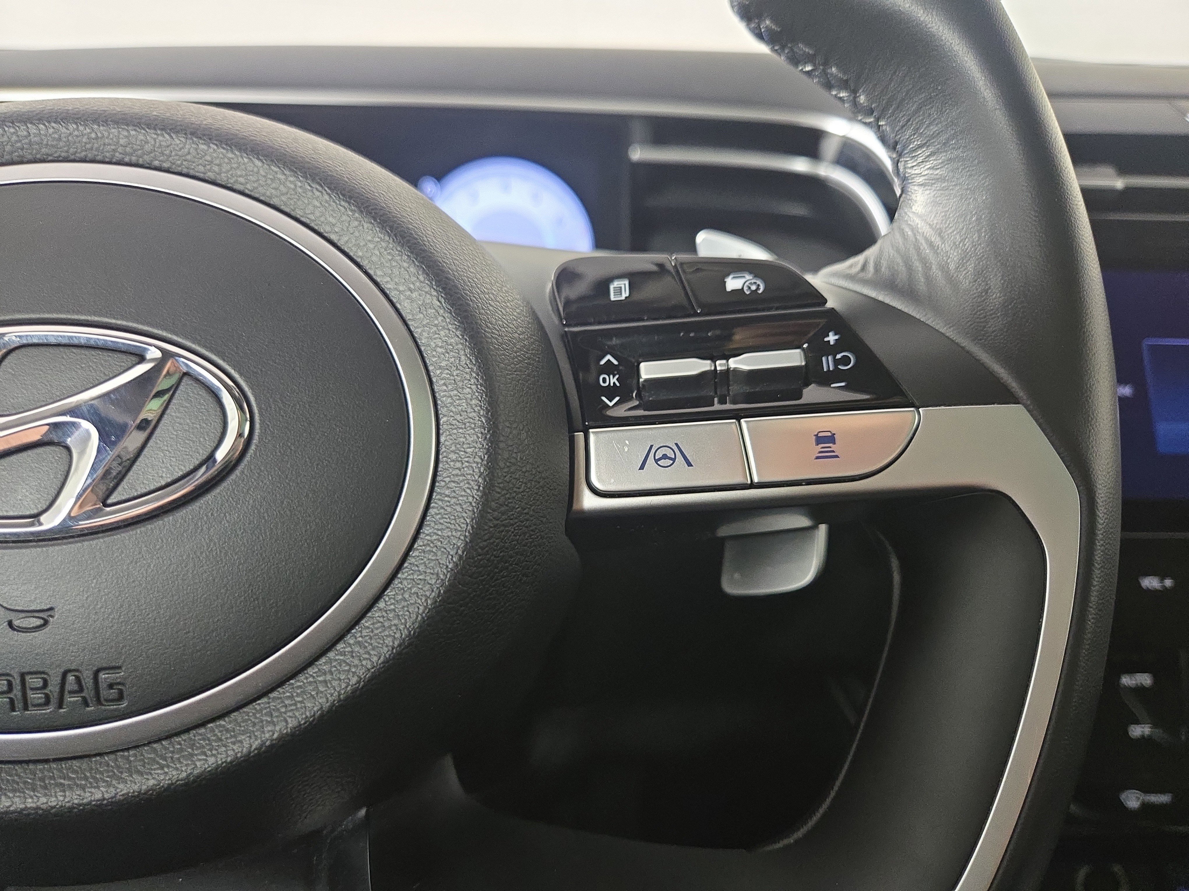 Used 2023 Hyundai Tucson Limited image 16