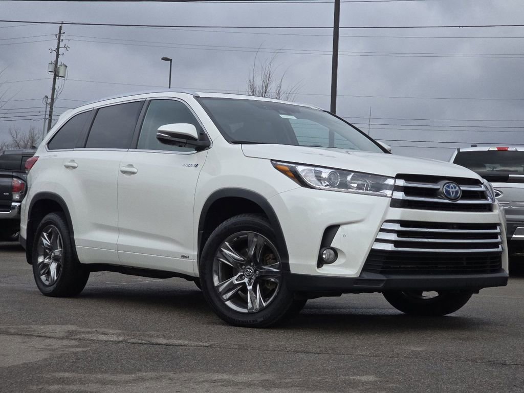 Used 2017 Toyota Highlander Limited image 2
