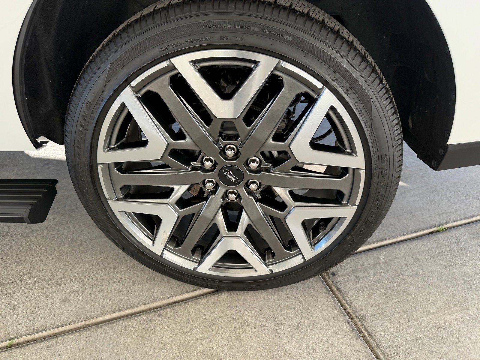 Used 2025 Ford Expedition Platinum w/ Platinum Ultimate Package image 32