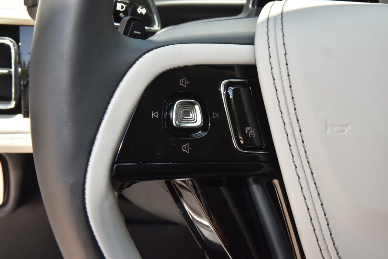New 2026 Lincoln Aviator 2WD image 25