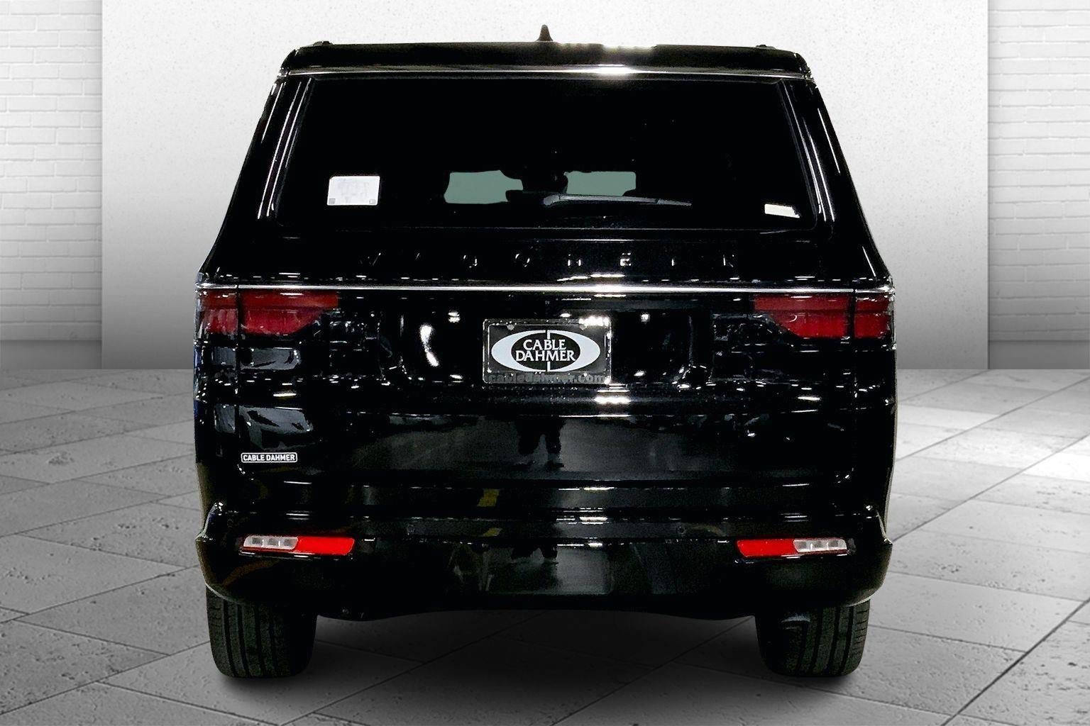 Used 2025 Jeep Wagoneer L Series III w/ Quick Order Package 25C Super AWD/4WD image 4