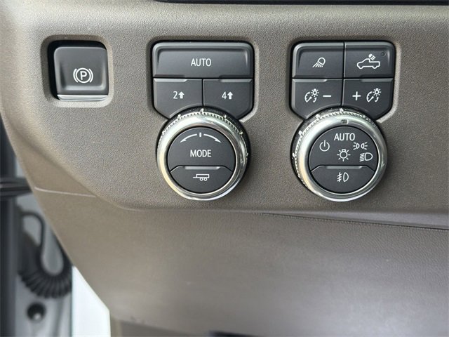 Certified 2025 GMC Sierra 1500 SLT image 17