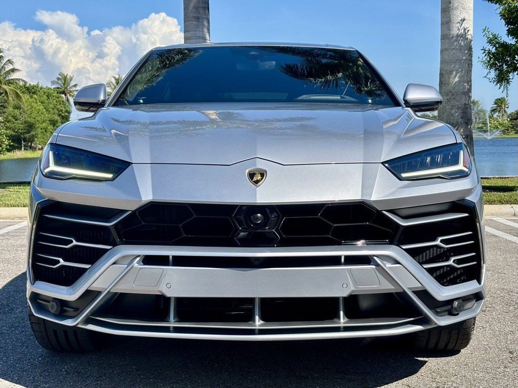 Used 2022 Lamborghini Urus image 3