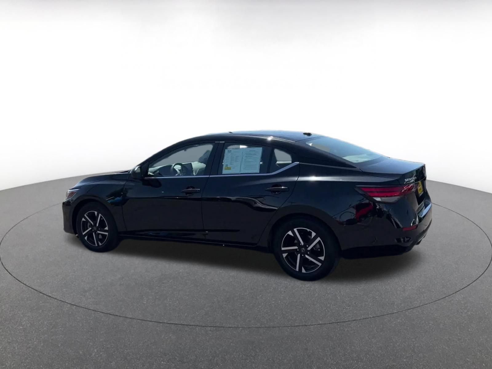 Used 2025 Nissan Sentra SV FWD image 8