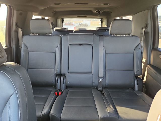 Used 2025 Chevrolet Suburban LT image 28