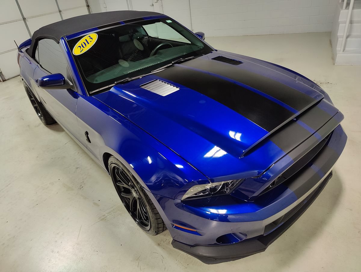 Used 2013 Ford Mustang Shelby GT500 RWD image 2