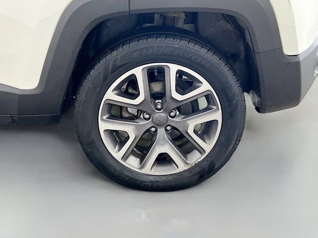 Used 2016 Jeep Renegade Latitude image 31