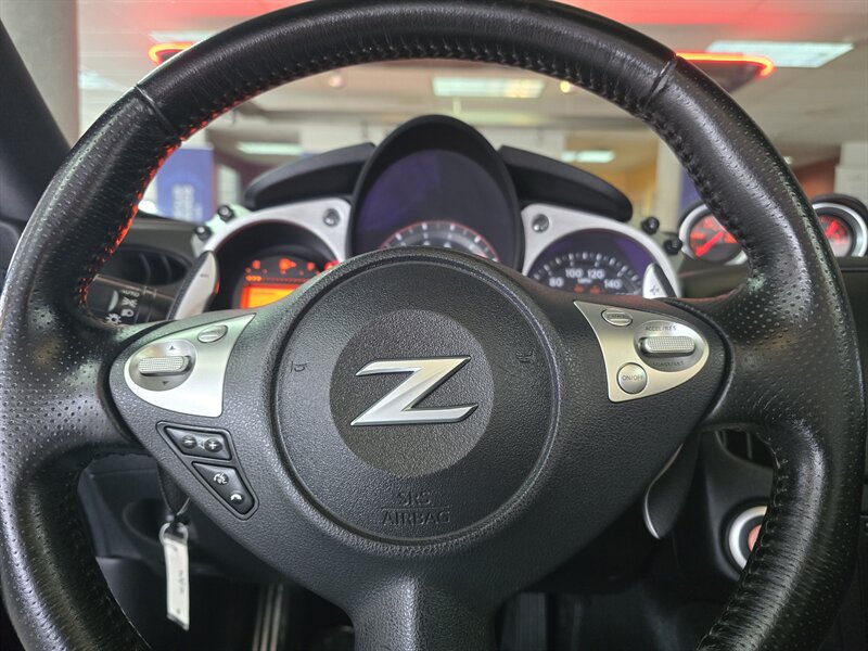 Used 2019 Nissan 370Z Roadster RWD image 21