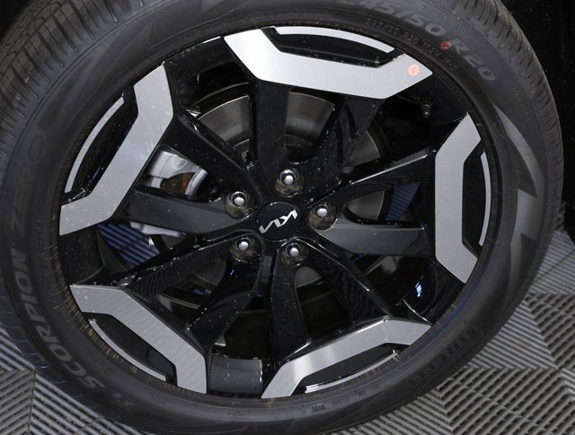 New 2025 Kia Telluride S image 7