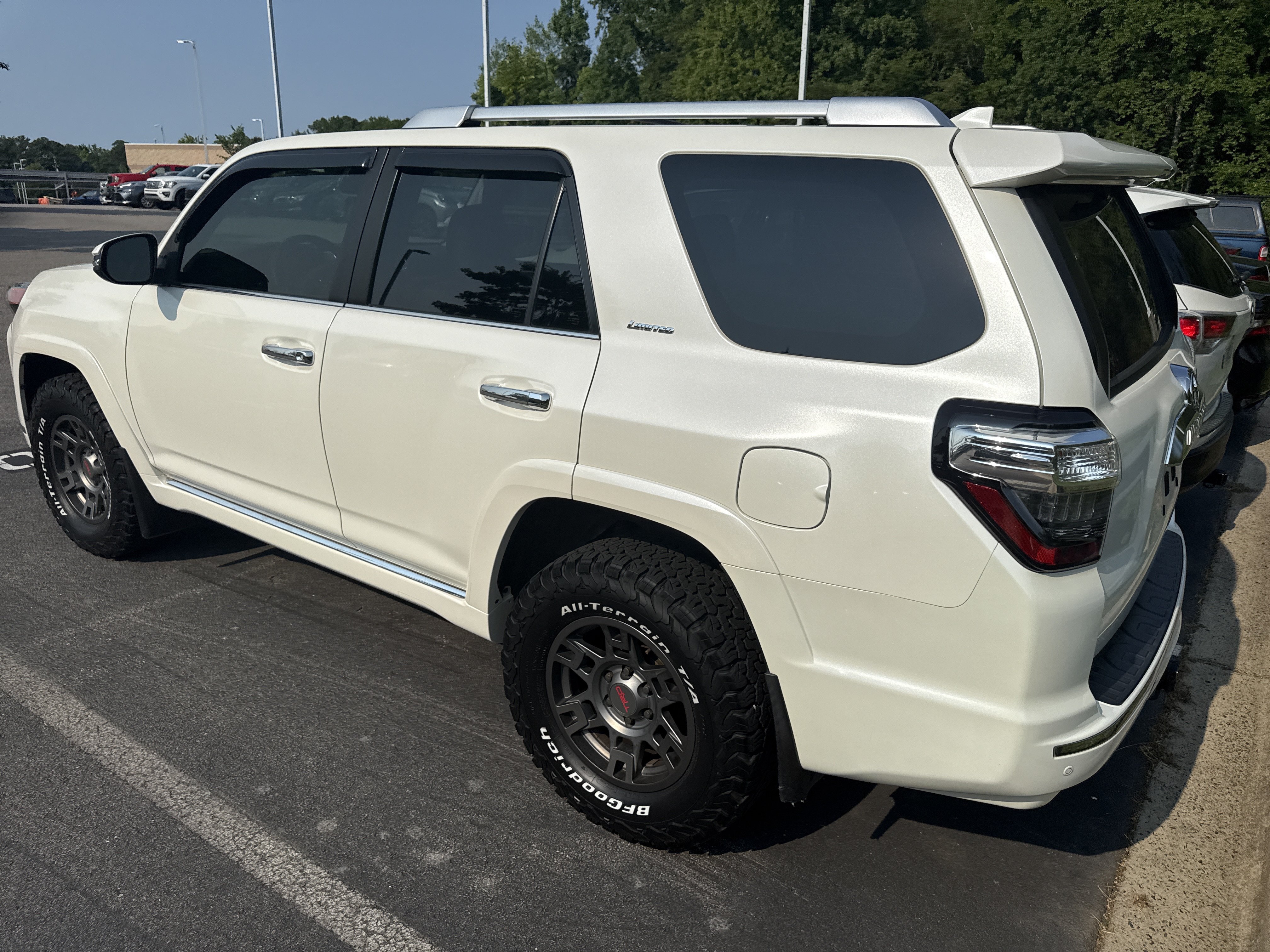 Used 2017 Toyota 4Runner Limited AWD/4WD image 10