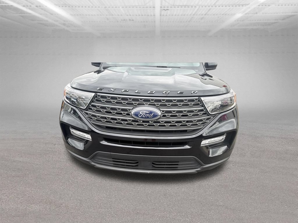 Used 2023 Ford Explorer XLT w/ Equipment Group 202A AWD/4WD image 14
