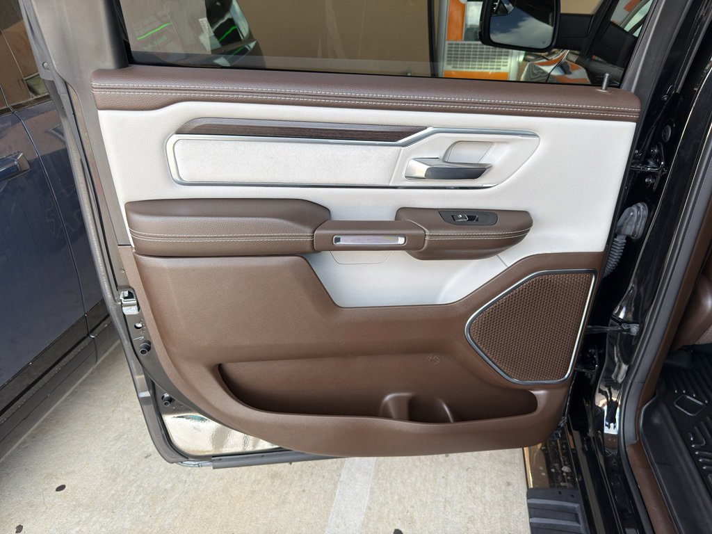 Used 2025 RAM 1500 Laramie AWD/4WD image 25