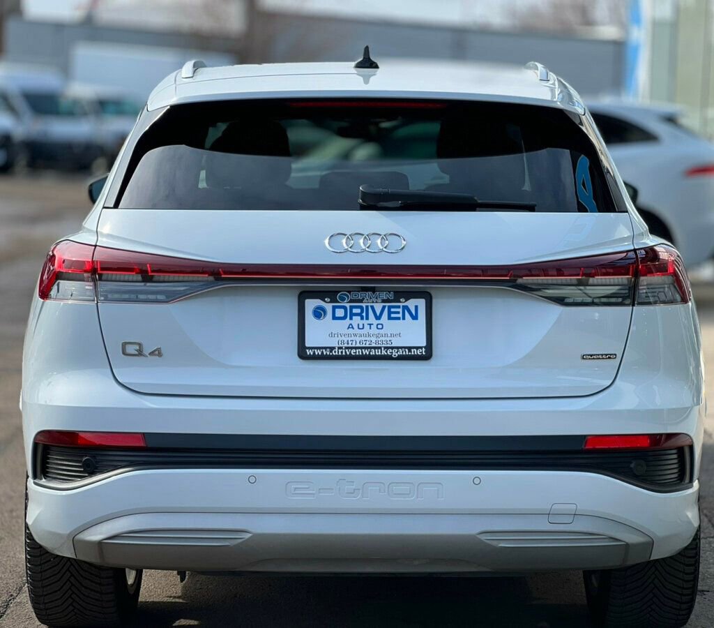 Used 2022 Audi Q4 e-tron Premium w/ Convenience Package image 4