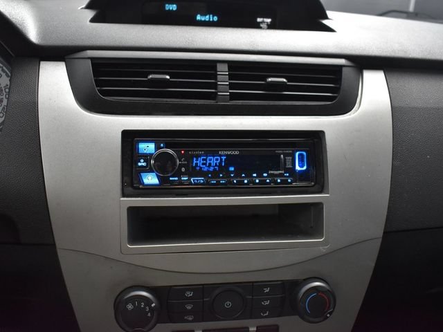 Used 2010 Ford Focus SE FWD image 12