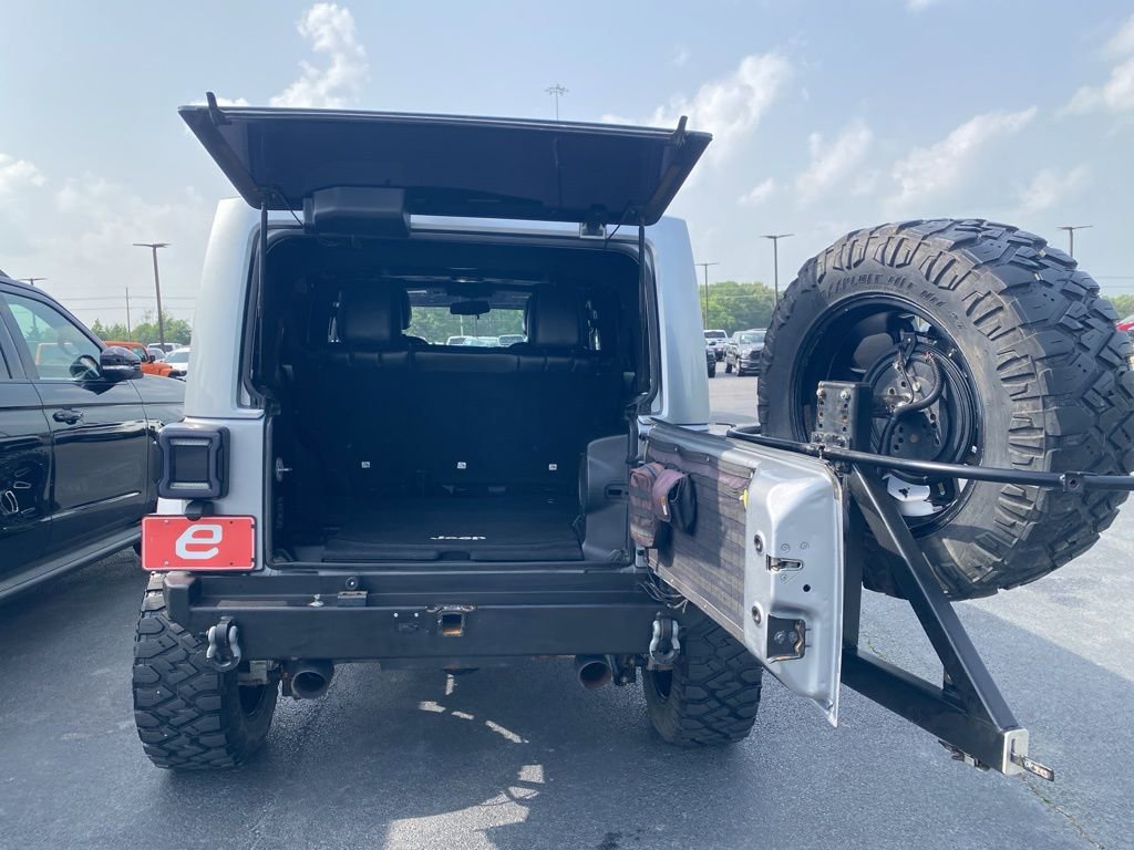 Used 2013 Jeep Wrangler Unlimited Rubicon w/ Connectivity Group AWD/4WD image 30