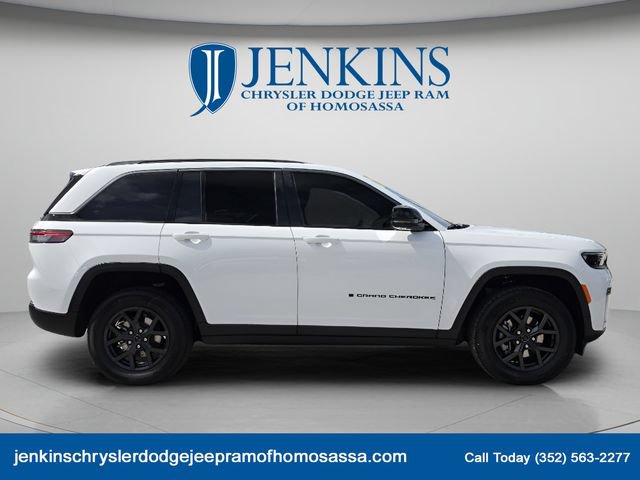 New 2027 Jeep Grand Cherokee Altitude AWD/4WD image 3