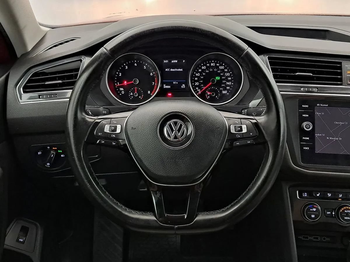 Used 2018 Volkswagen Tiguan SEL w/ 3rd Row Seat Package AWD/4WD image 7