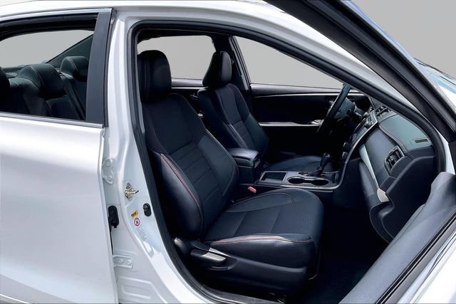 Used 2016 Toyota Camry SE FWD image 19