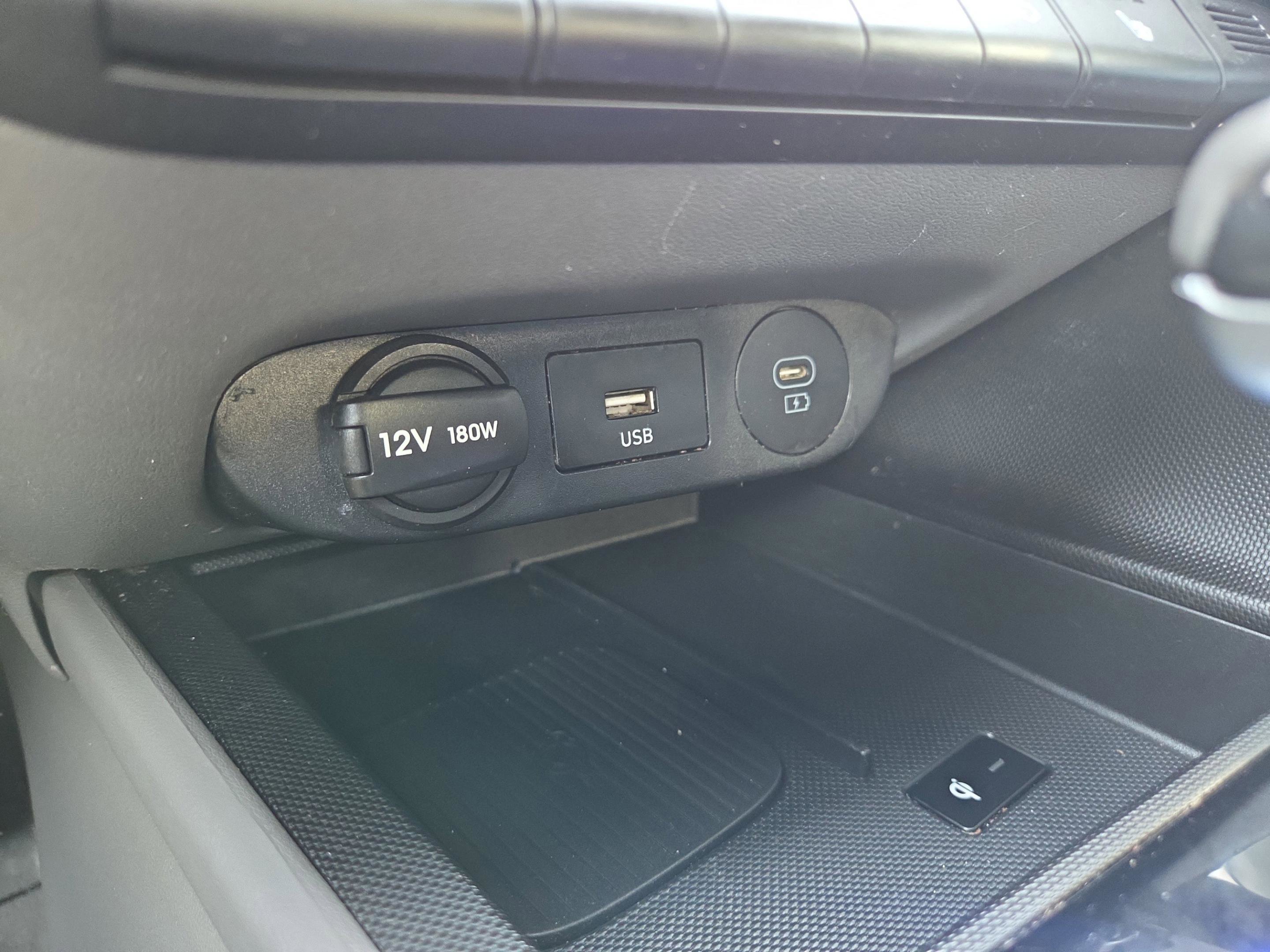 Used 2025 Hyundai Elantra SEL image 23