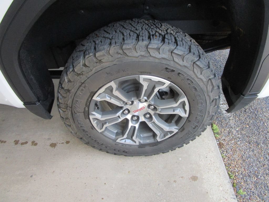 Used 2024 GMC Sierra 1500 Pro w/ Pro Value Package AWD/4WD image 13