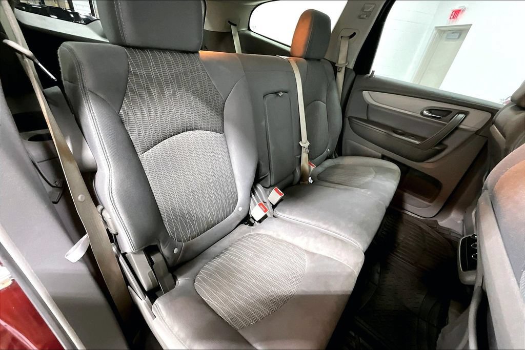 Used 2016 Chevrolet Traverse LT FWD image 32