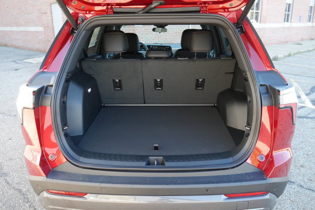 New 2027 Chevrolet Equinox ACTIV w/ Convenience Package III AWD/4WD image 7