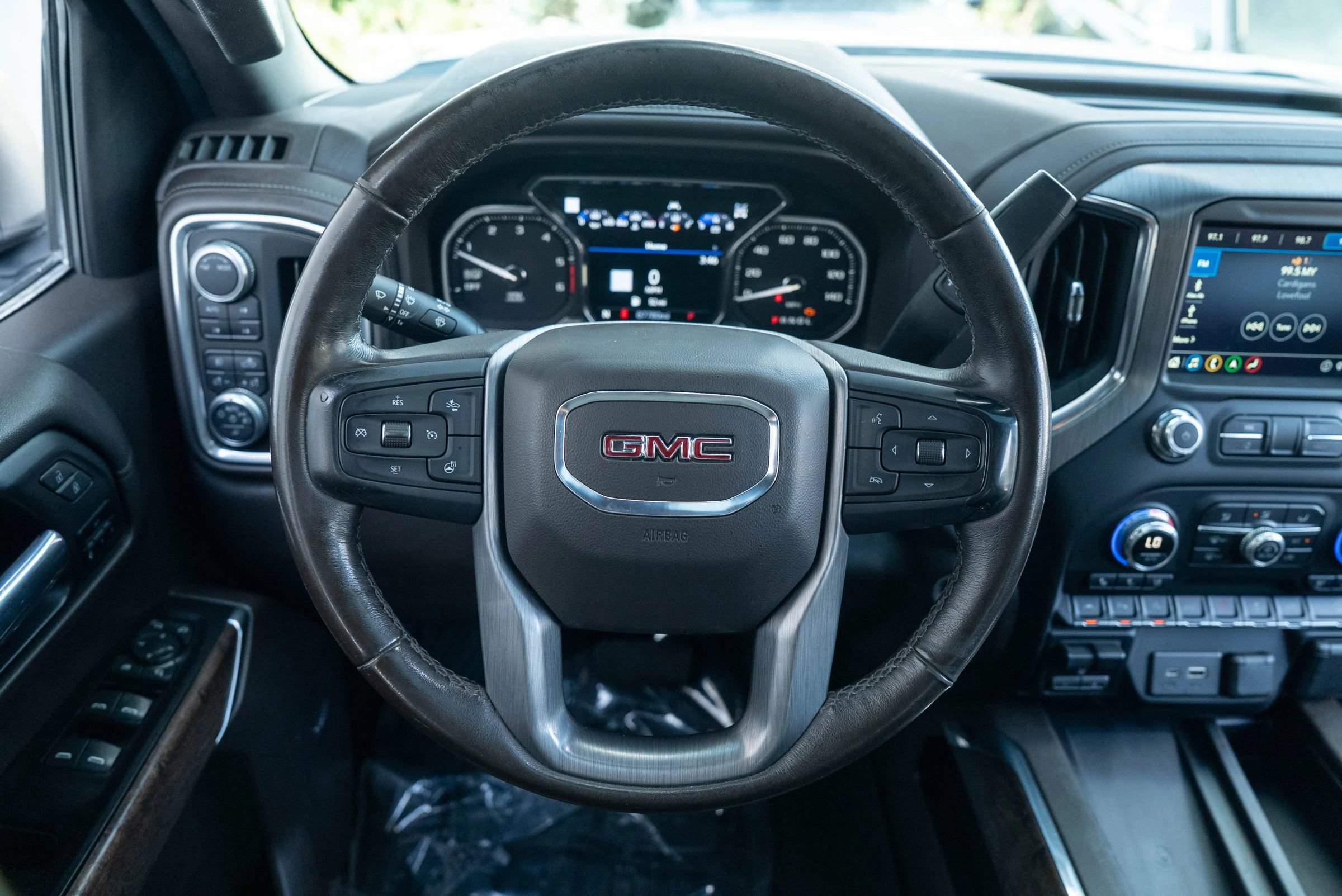 Used 2020 GMC Sierra 1500 Denali w/ Denali Premium Package AWD/4WD image 12
