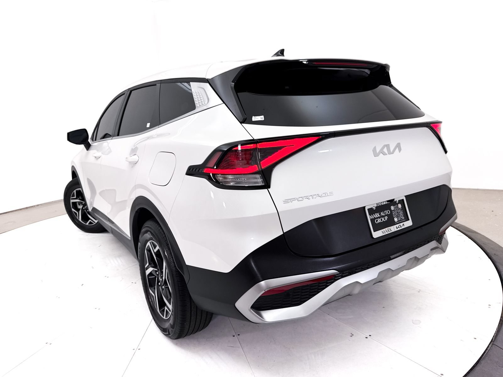 Certified 2025 Kia Sportage LX FWD image 6