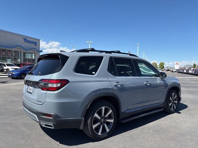 Used 2023 Honda Pilot Touring image 3