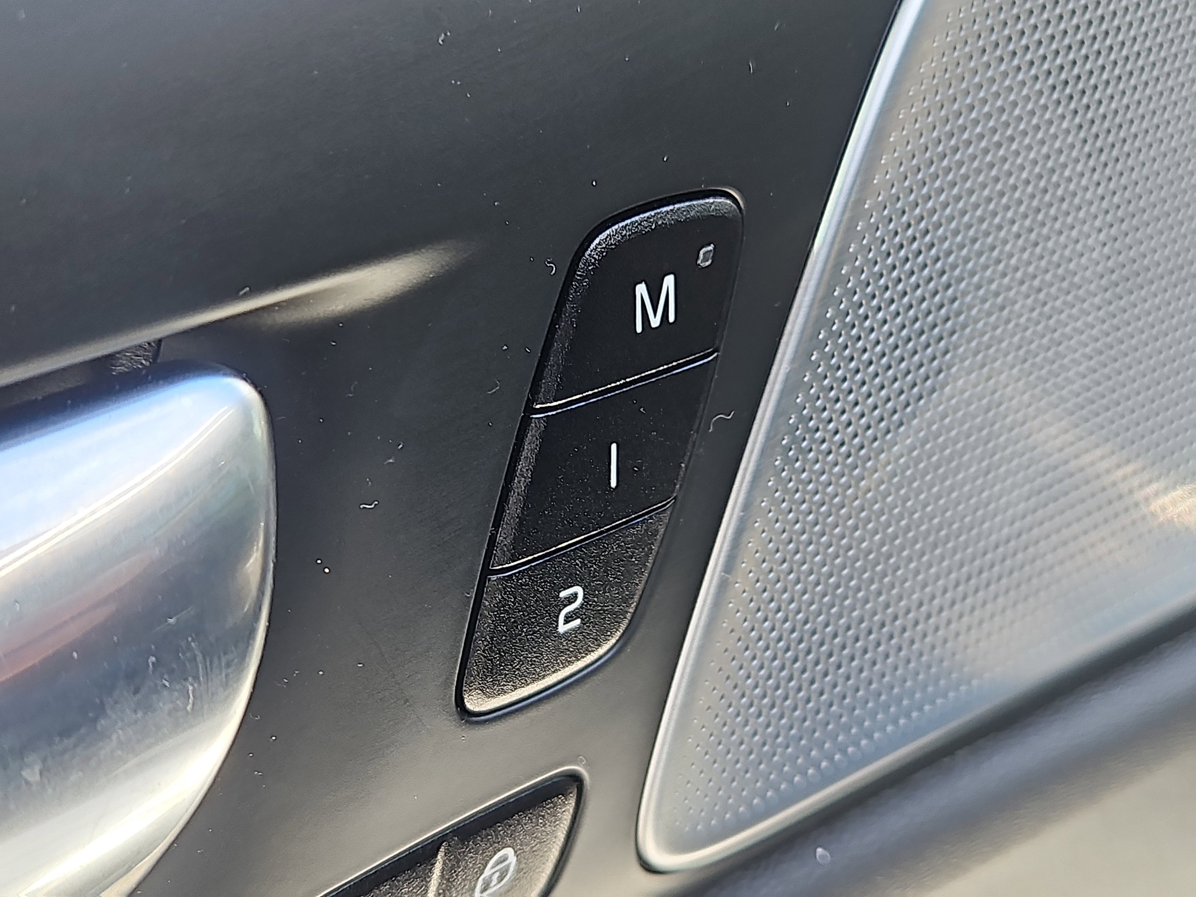 Used 2022 Volvo S60 T8 Inscription image 13