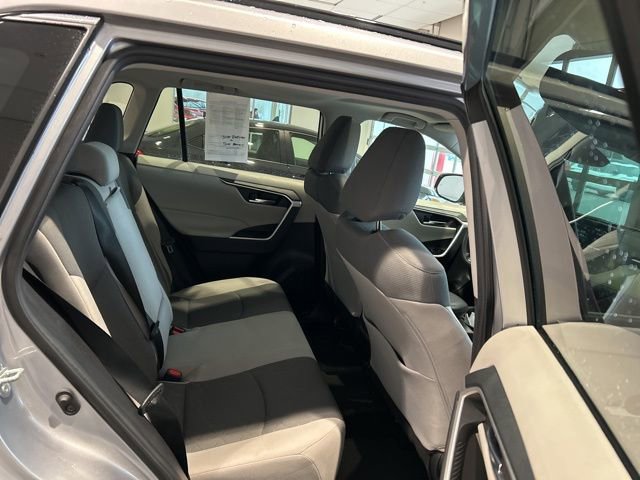 Used 2021 Toyota RAV4 XLE w/ Convenience Package image 20