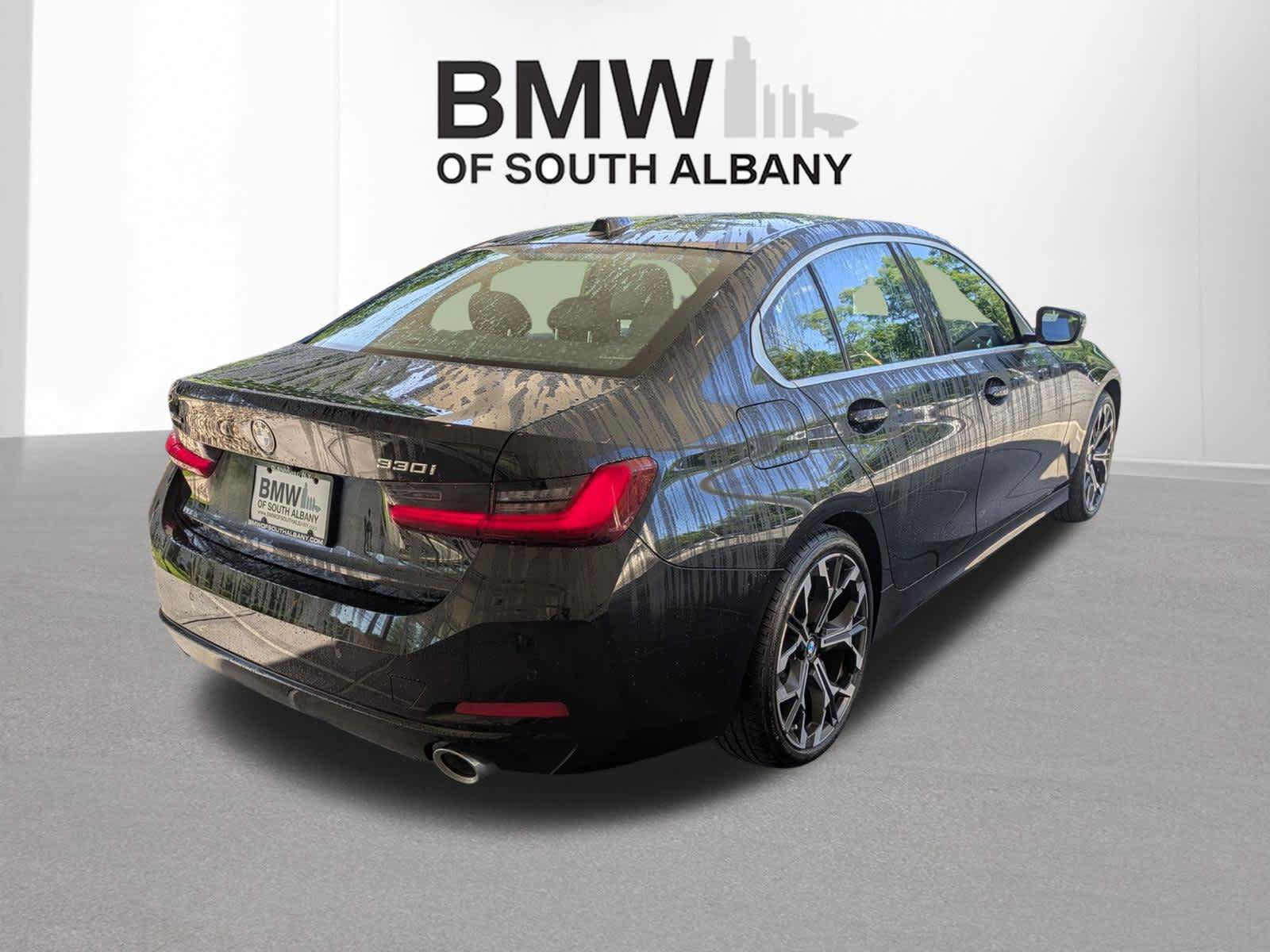 Used 2026 BMW 330i xDrive Sedan w/ Premium Package AWD/4WD image 3