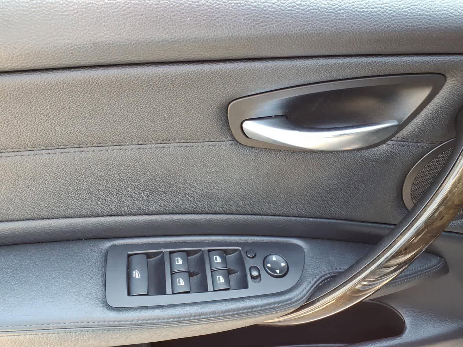 Used 2011 BMW 128i Convertible image 10