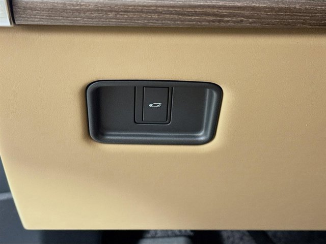 New 2026 Land Rover Range Rover SE image 10