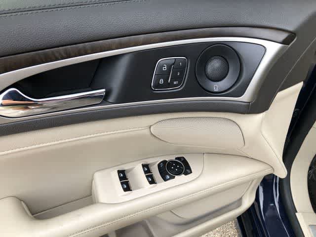Used 2019 Lincoln MKZ Reserve FWD image 35