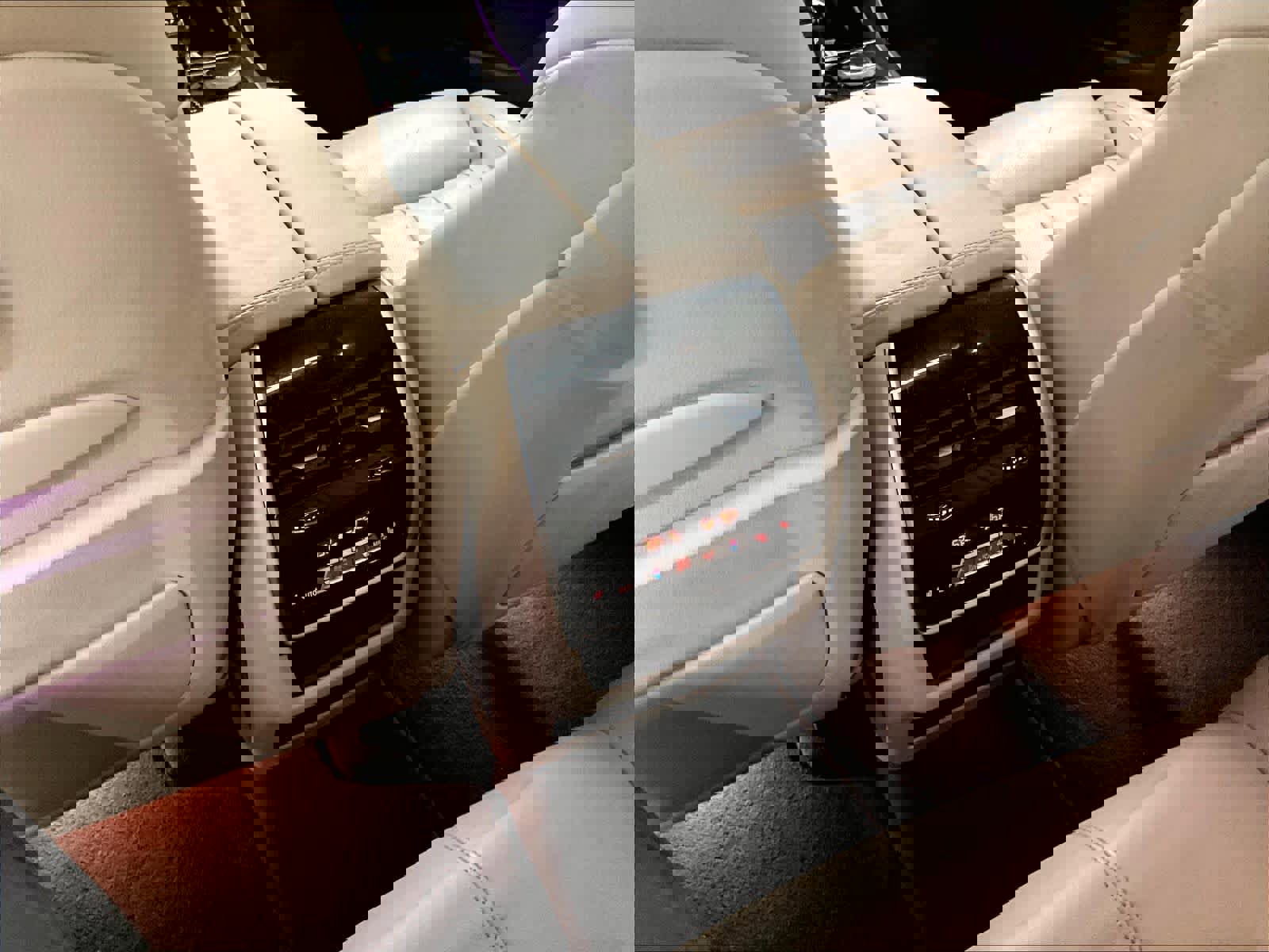 Used 2019 BMW X5 xDrive50i w/ M Sport Package image 35