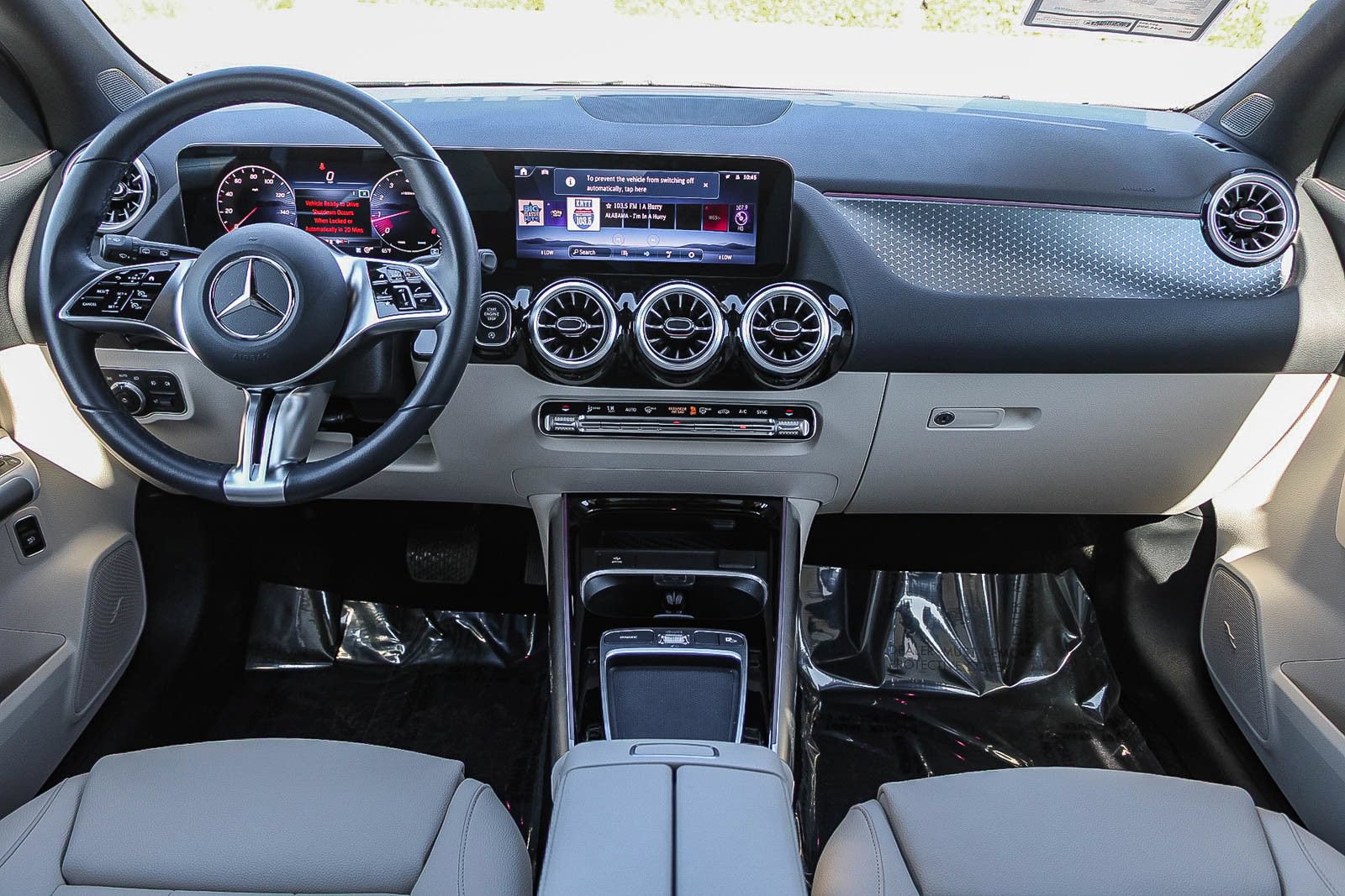 Certified 2025 Mercedes-Benz GLA 250 image 12
